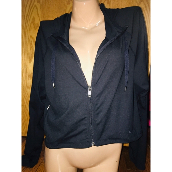 Oakley Sweaters - Oakley Cropped zip up sweater